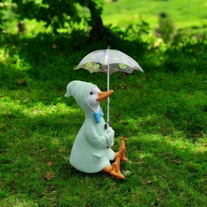 Estatua de resina de patos con sombrilla: bonitos adornos para jardín, figuras para patio al aire libre, decoración de patos para el hogar, el patio, el balcón y la decoración del patio