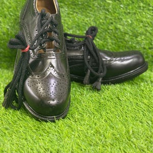 Ręcznie robione czarne skórzane Ghillie Brogues: buty wizytowe Highland