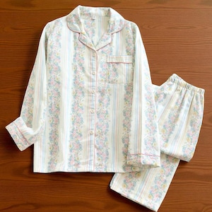 Cotton Women’s Pyjama Set , Floral Print Two-Piece Sleepwear with Long Sleeve Top and Pants, Soft Breathable Loungewear, Gift For Her