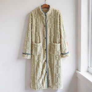 Green Long-Sleeved Nightgown for Women, Floral Robe for Her, Soft Lounge Robe, Cosy Home Wear, Button Front Nightwear, Comfortable Robe Gift