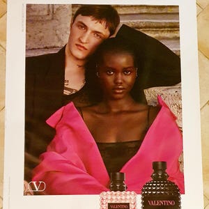 120 x 176 Valentino Born In Roma Adut Akech Anwar Hadid Poster da parete arrotolato