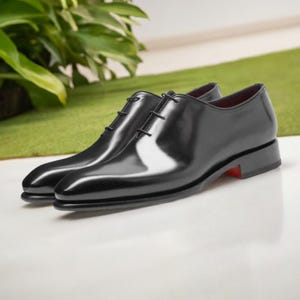 Czarne lakierowane buty Oxford: Formalne buty ślubne dla mężczyzn
