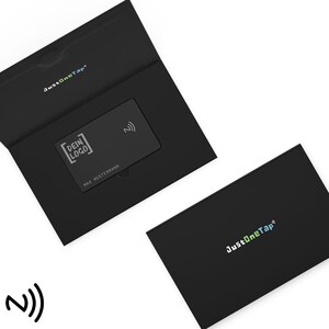 Kontaktlose NFC-Visitenkarte graviert mit eigenem Logo/Firmenlogo aus gebürstetem Edelstahl - Farbe: Pure Black