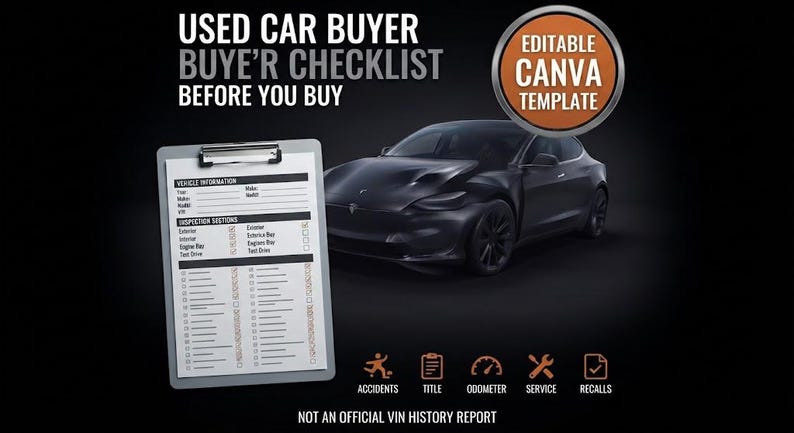 Puede incluir: Un gr&aacute;fico digital que muestra un portapapeles gris con una lista de verificaci&oacute;n para compradores de autos usados, un auto negro y el texto USED CAR BUYER BUYER CHECKLIST BEFORE YOU BUY, EDITABLE CANVA TEMPLATE, junto a iconos de accidentes y t&iacute;tulo.