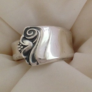 Spoon Ring, Bright Future 1954, Silverware Jewelry, Vintage Silverplate, Choose Your Size 5 to 12, Krizsilver image 4