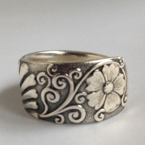 Spoon Ring,  "Daisy" 1892, Silverware Jewelry, Vintage Silverplate, Size 5 to 12 Choose Your Size