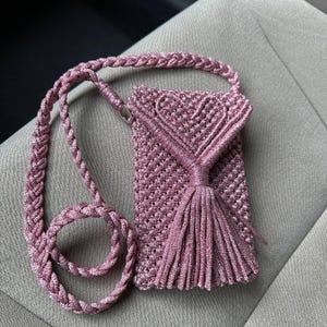Sac à main en macramé fait main, cadeau bohème pour elle, petit sac à bandoulière en macramé naturel, sac à bandoulière pour téléphone respectueux de l'environnement, décor bohème sac pour téléphone en macramé