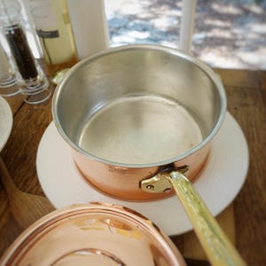 New Tin Lining Hammered Base Copper Saucepan pot with Lid and Brass Handles: Vintage French Copperware Ø20cm