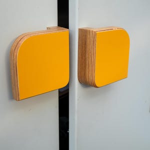 Stylish Mid-Century Modern Retro Handles | Handmade Curved Birch Ply Unique Cupboard/Wardrobe/ Kitchen Cabinet Pulls | Minimalist Home Decor