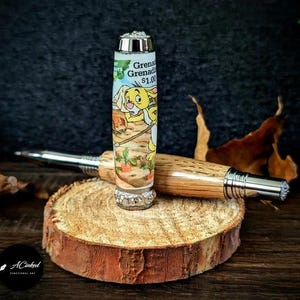 Bolígrafo rollerball de Winnie the Pooh, hecho a mano, con sello de roble y conejo del Bosque de Ashdown: un regalo literario único.