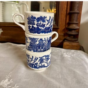 Vintage Churchill Blue Willow England Coffee/Tea Cups (set of 3)