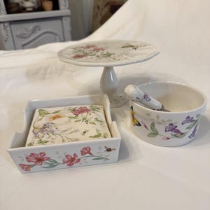 Lenox Butterfly Meadow kleine Etagere, Serviettenhalter und Dipschale mit Streuer.  3 teiliges Set