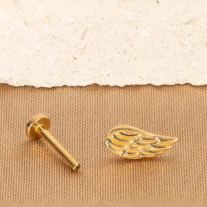14K Solid Gold Engel Flügel Piercing, Einzigartige Ohrringe, süsse Ohrringe, Muttertagsgeschenk, Minimalistisch, Helix nach vorne, flach, Tragus, Turm Piercing