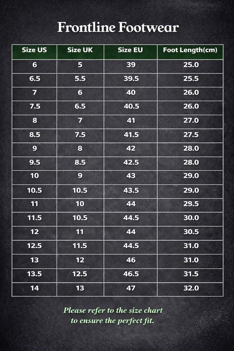 Puede incluir: Una tabla de conversi&oacute;n de tallas de calzado de Frontline Footwear, con tallas US, UK y EU, y longitud del pie en cm. Las tallas van desde 25,0 cm hasta 32,0 cm. La tabla est&aacute; sobre un fondo verde oscuro.