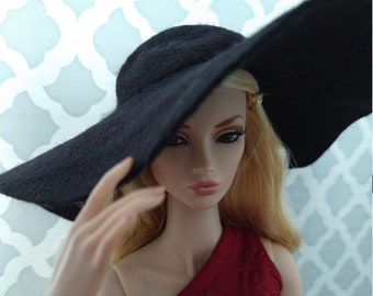 Felt wide-brimmed hat for 16" fashion dolls