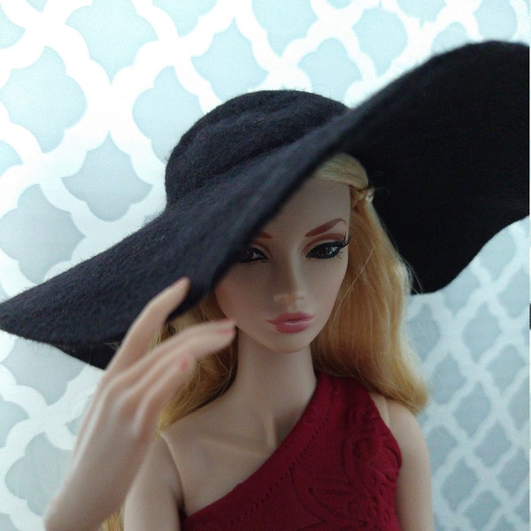 Felt wide-brimmed hat for 16" fashion dolls