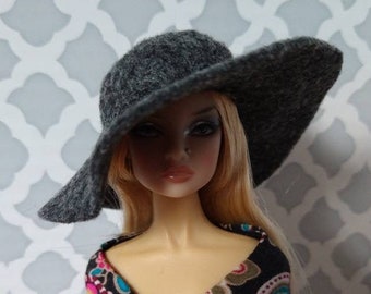 Felt wide-brimmed hat for 12" fashion dolls