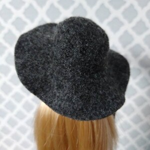 Felt wide-brimmed hat for 12 fashion dolls image 4