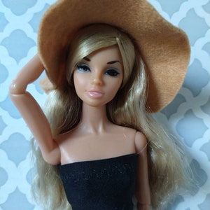 Felt wide-brimmed hat for 12 fashion dolls image 7