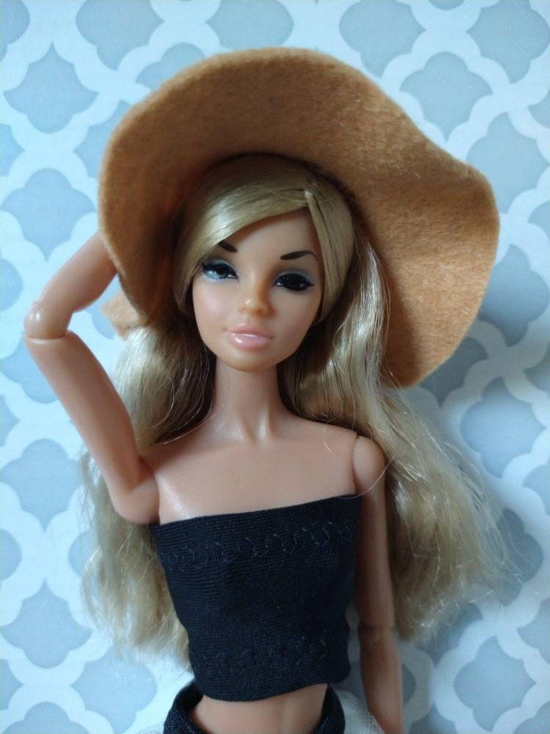 Felt wide-brimmed hat for 12 fashion dolls image 7