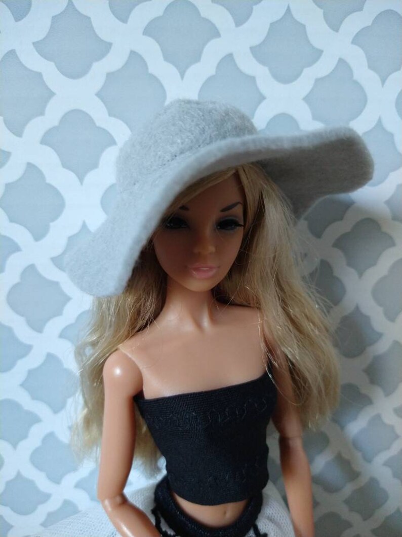 Felt wide-brimmed hat for 12 fashion dolls image 8