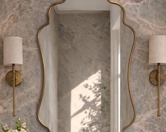 波型真鍮アーチミラー、アンティーク真鍮バスルームミラー、カーブエッジミラー、ヴィンテージ風真鍮壁掛けミラー（化粧台・ホームデコレーション用）