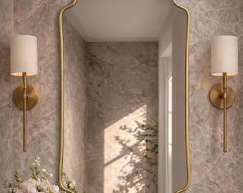 Gebeeldhouwde gebogen wandspiegel, geschulpte gebogen messing spiegel, decoratieve boog antieke make-upspiegel, luxe badkamerspiegel, handgemaakte spiegel