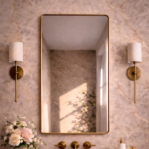 Peut inclure: Une tasse en céramique blanche avec une anse noire et le texte "But First, Coffee" en noir, en gras. La tasse est posée sur une surface blanche.