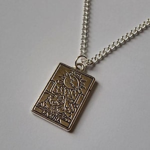 Collar con la carta del Tarot de la Luna, cadena plateada, collar romántico, pagano Wicca, Nueva Era, hecho a mano