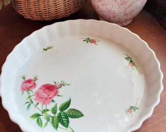Vintage Rose Quiche Dish | Christineholm Ceramic Pie Baker | 9.5 Inch Floral Cottagecore Baking Dish