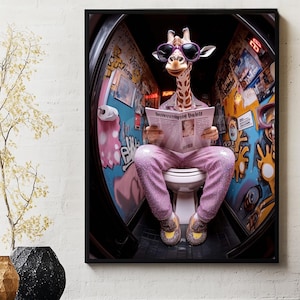 Jirafa leyendo el periódico en el baño. Impresión de póster, póster divertido, póster de comedia, diseños de arte mural de animales salvajes. Arte digital / 00050