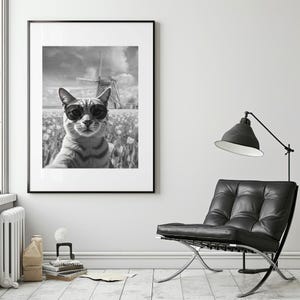 Selfie di un gatto cool nei Paesi Bassi – Poster in bianco e nero / Stampa artistica di mulini a vento e tulipani / Poster di carta semi-lucida premium