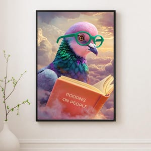 Pigeon drôle lisant caca sur les gens | Impression numérique téléchargeable d&#39;art mural pour salle de bain | Décoration d&#39;intérieur amusante | Art tendance humoristique pour salle de bain