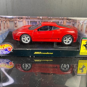 Hotwheels model car 1:18 Ferrari Mattel in box