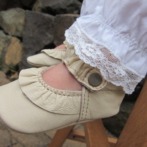 Babyschoenpatroon MaryJane-schoenen met ruches PDF-naaipatroon met tutorial afbeelding 2