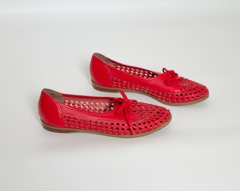 vintage 1970s cutout leather oxfords | red shoes | womens
