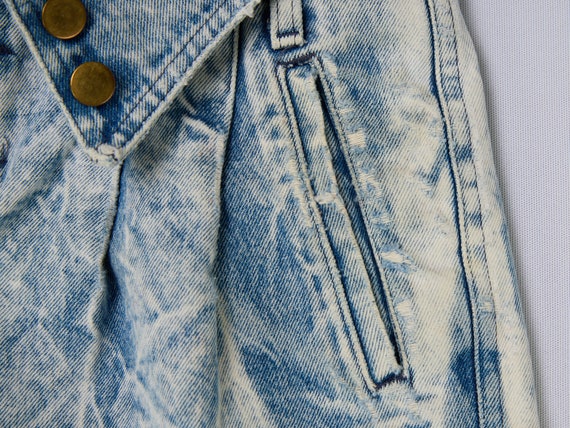 vintage 80s acid wash high rise denim jean shorts… - image 4