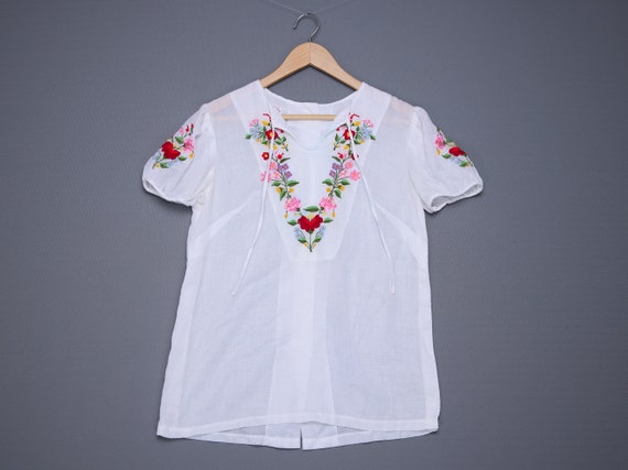 vintage 1970s floral embroidered blouse peasant t… - image 1