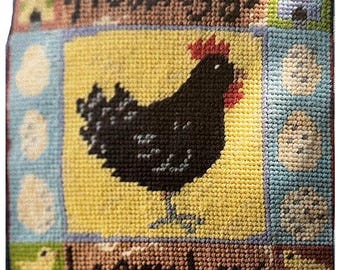 Happy Hens 12hpi borduurset van Jolly Red Tapestry Kits