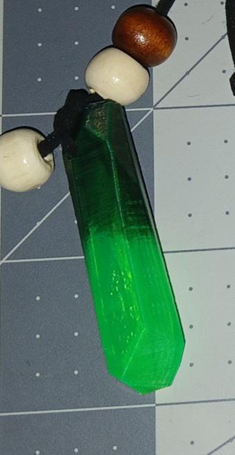 Collar de cristales Kyber con sable de luz de sombras inspirado en Star Wars, multicolor, impreso en 3D Green