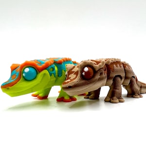 Crested Gecko 3D Printed Fidget Figure | Gecko Model | Articulated Animal | Critter | Display | Decor | Collectible | Reptile | 4.25 inches