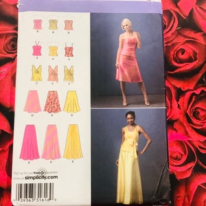 Uncut Plus Size Skirt and Top Pattern- Simplicity # 2953