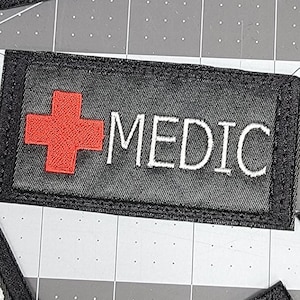 Medic-patch, paramedicus-patch, opstrijk- of haakstijl 2 x 3 inch
