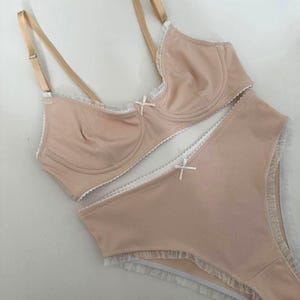 Handgefertigtes Beiges Dessous Set – Blickdichter Bügel-BH mit verstellbaren Trägern & brasilianisches Höschen – Weiche Lycra-Mischung, romantischer Alltag