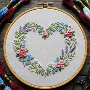 Blumen Herzkranz Stickmuster - Romantische DIY Handstickerei (PDF)