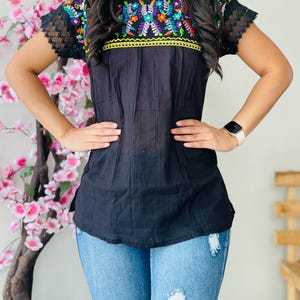 Blusas Artesanales Hechas a Mano con Bordado 伝統的なメキシコ料理 Ropa Étnica Boho シックで文化的な、Mujer Estilo Único y Auténtico