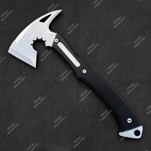 Handmade gaming inspired hatchet replica designed with full tang construction and premium tactical appearance.