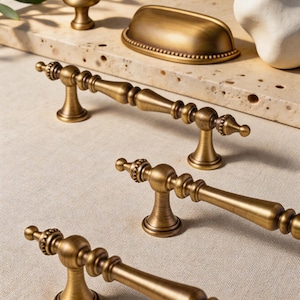 Antique Brass Drawer Pulls/Crown Shape Bronze Door Handles/ Kitchen Pulls/Dresser Pulls /Kitchen Shoe Box Drawer Knobs/Furniture Hardware