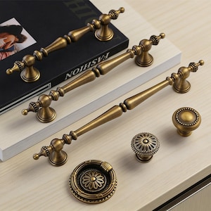 Tiradores de latón antiguo para gabinetes/Tiradores de latón envejecido para cocina/Tiradores de puertas de gabinetes clásicos/Tiradores de cajones vintage/Herrajes de latón para cocina