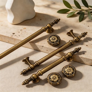 Antique Brass Kitchen Pulls/European Style Vintage Luxury Bronze/Closet Pulls/Wardrobe Drawer Kitchen Pulls/Furniture Wardrobe Drawer Knob